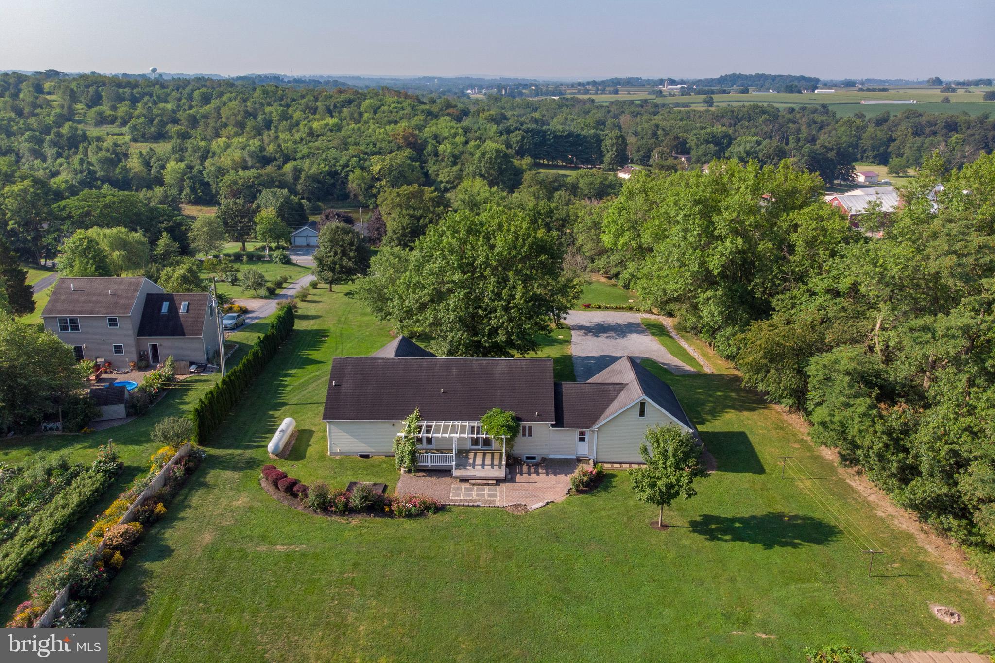 556 East Pleasantview Road Manheim, PA 17545 - Photo 8 of 93