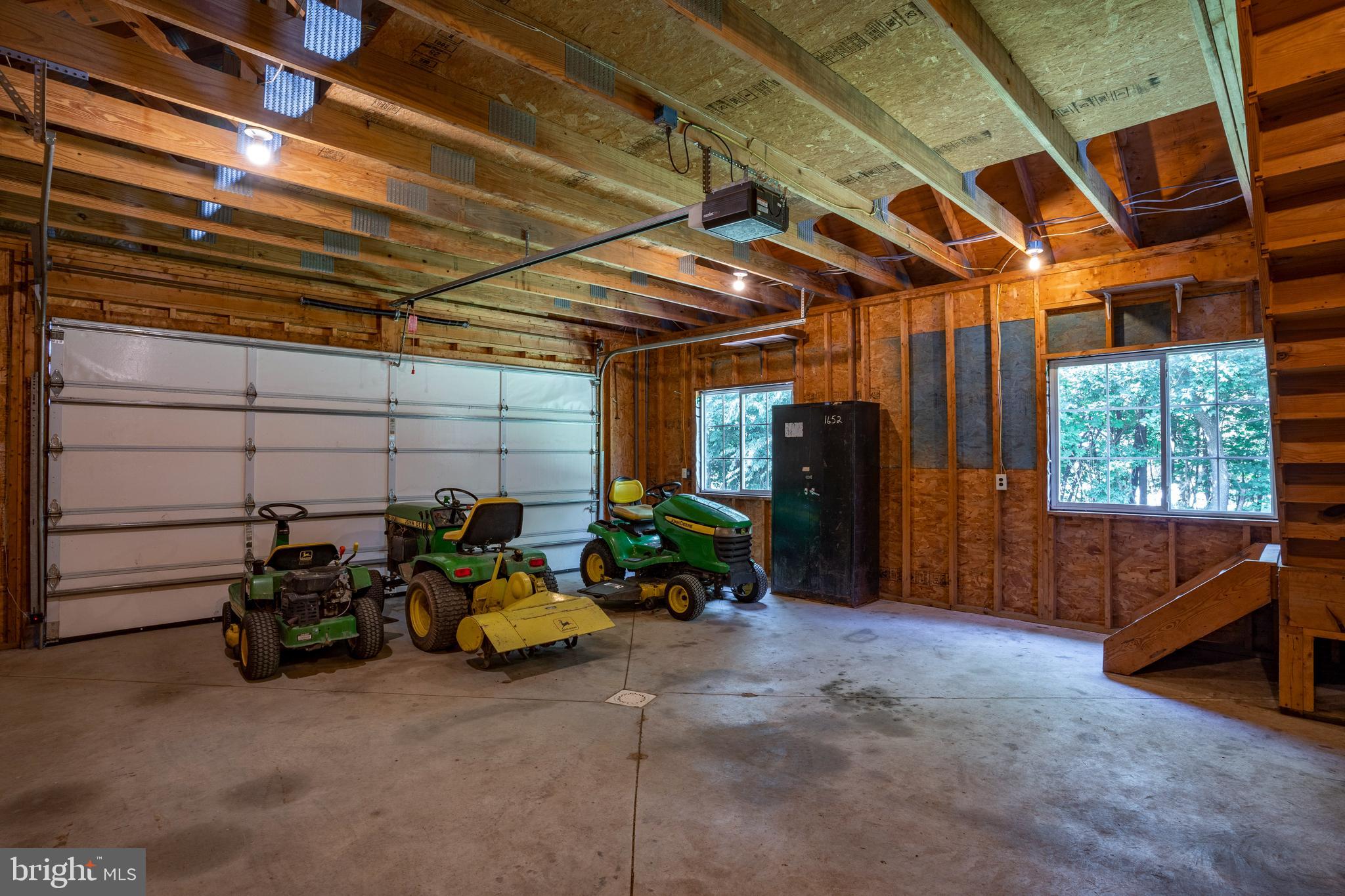 556 East Pleasantview Road Manheim, PA 17545 - Photo 85 of 93 a view of a garage with parked cars