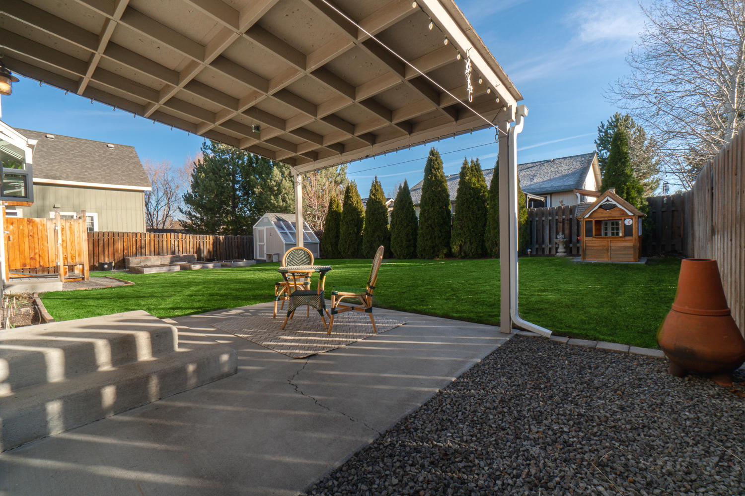 748 Northeast Mason Road Bend, OR 97701 - Photo 8 of 40 748-010