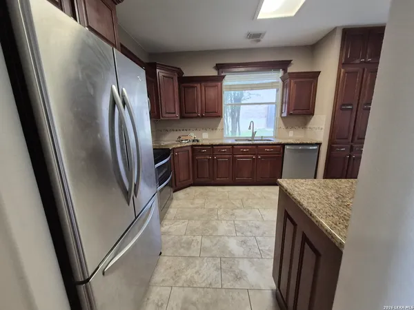 $2,895 | 712 Moss Wood, Schertz, TX 78154
