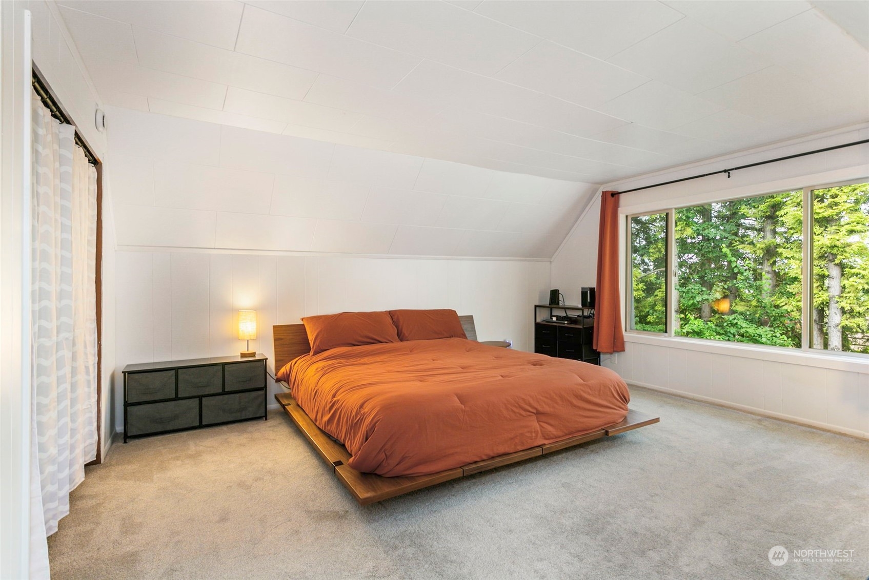 710 Prospect Avenue North Kent, WA 98031 - Photo 20 of 37 a bedroom with a bed and window