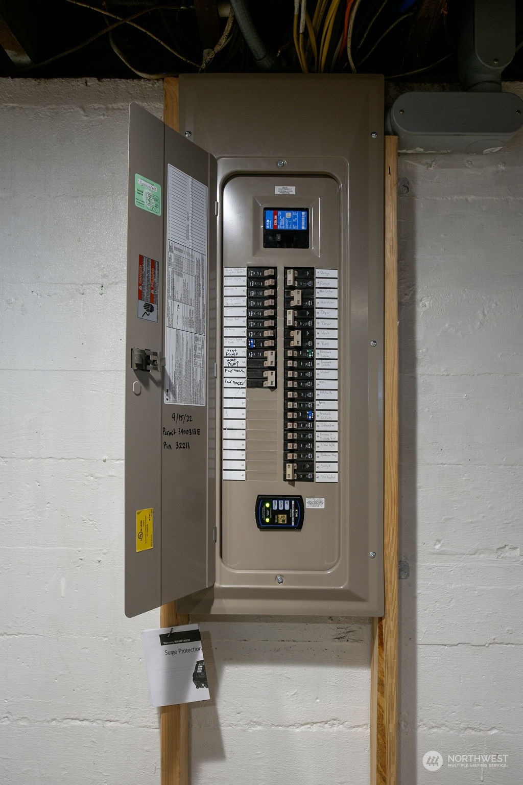 710 Prospect Avenue North Kent, WA 98031 - Photo 31 of 37 a bathroom with a sink and a mirror