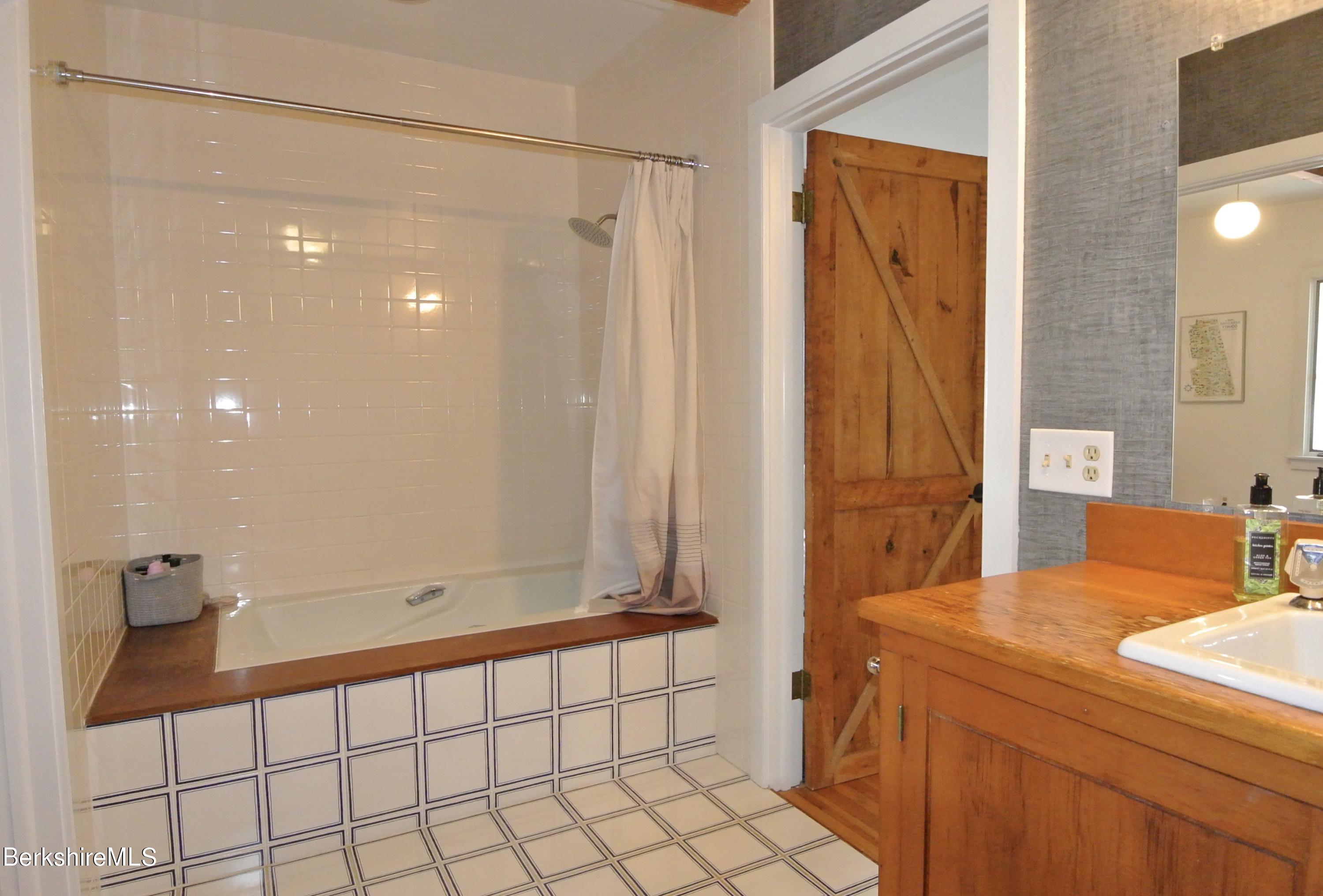 56 Lenox Road West Stockbridge, MA 01266 - Photo 25 of 39 Guest Bathroom with tub shower
