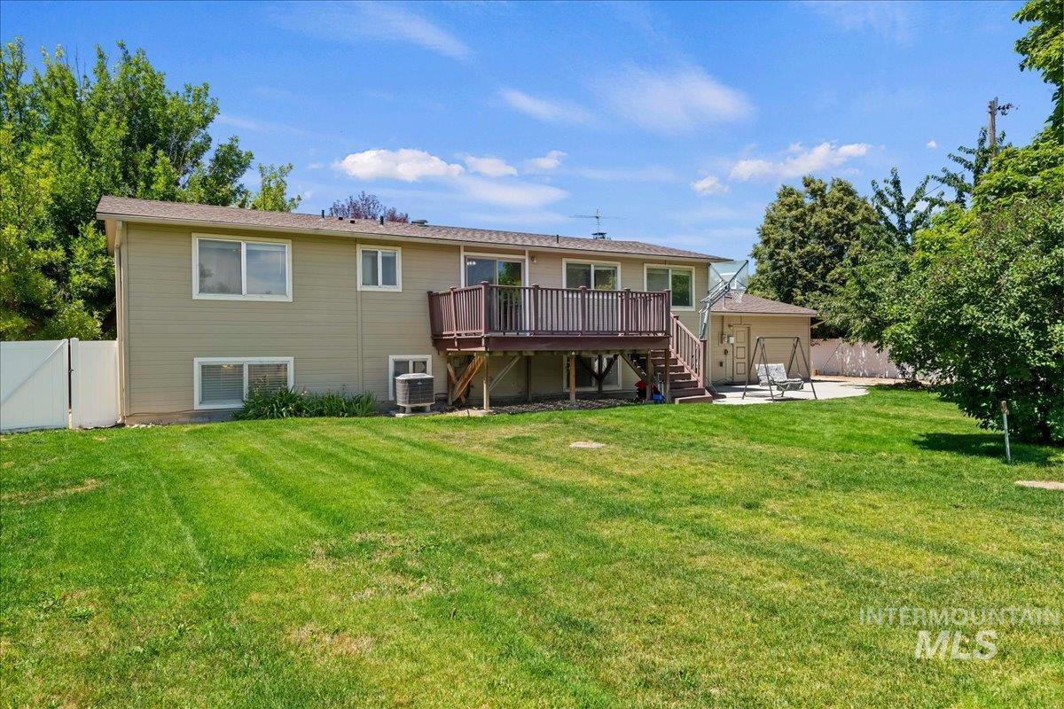 25150 Geri Lane Caldwell, ID 83607 - Photo 4 of 40