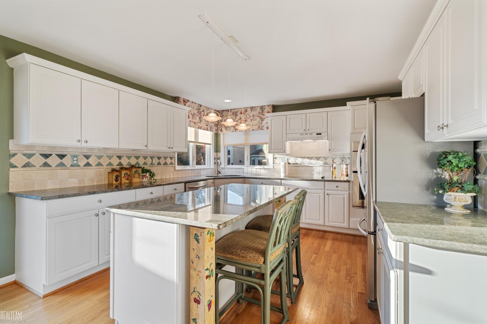 1028 Bloomview Circle Rochester, MI 48307 - Photo 10 of 44 50094250-9.JPG