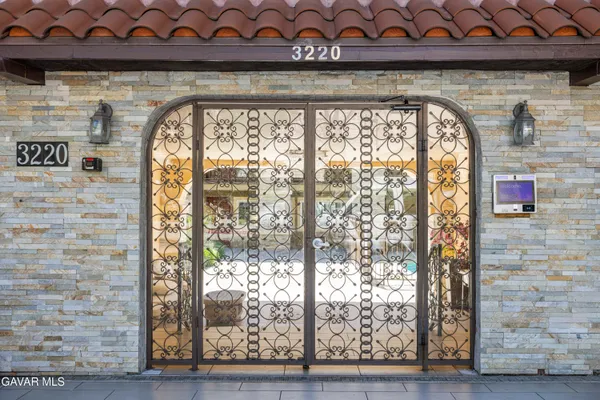 $459,900 | 3220 Altura La, Unit 220, La Crescenta, CA 91214