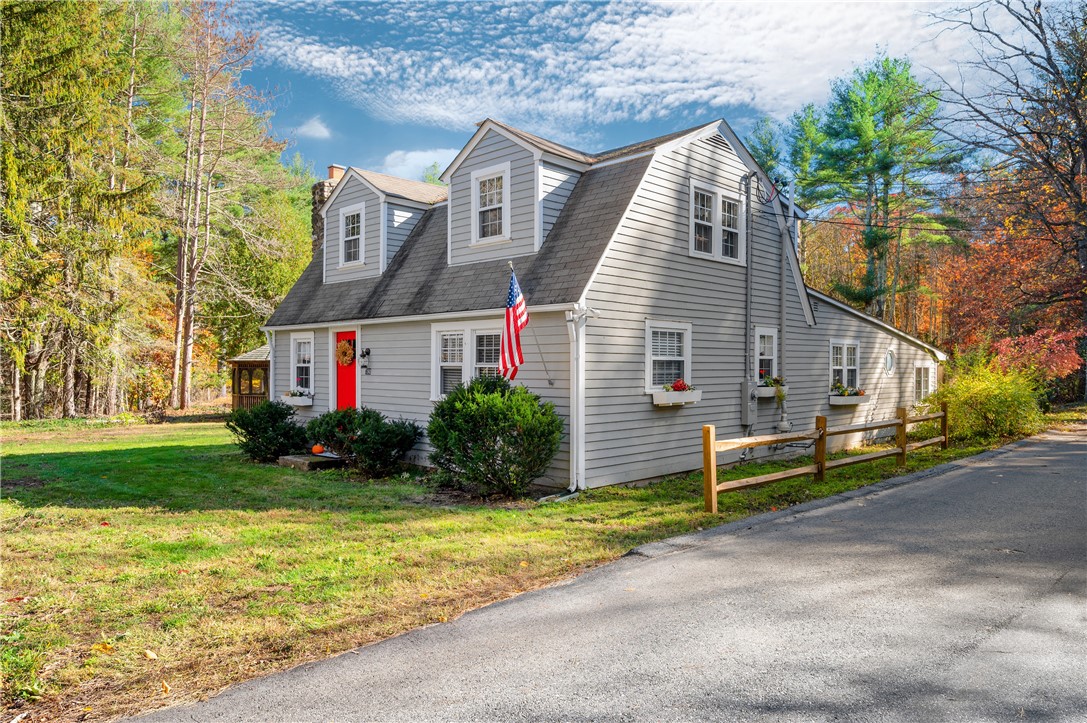 390 Hammet Road Coventry, RI 02816 - Photo 3 of 49