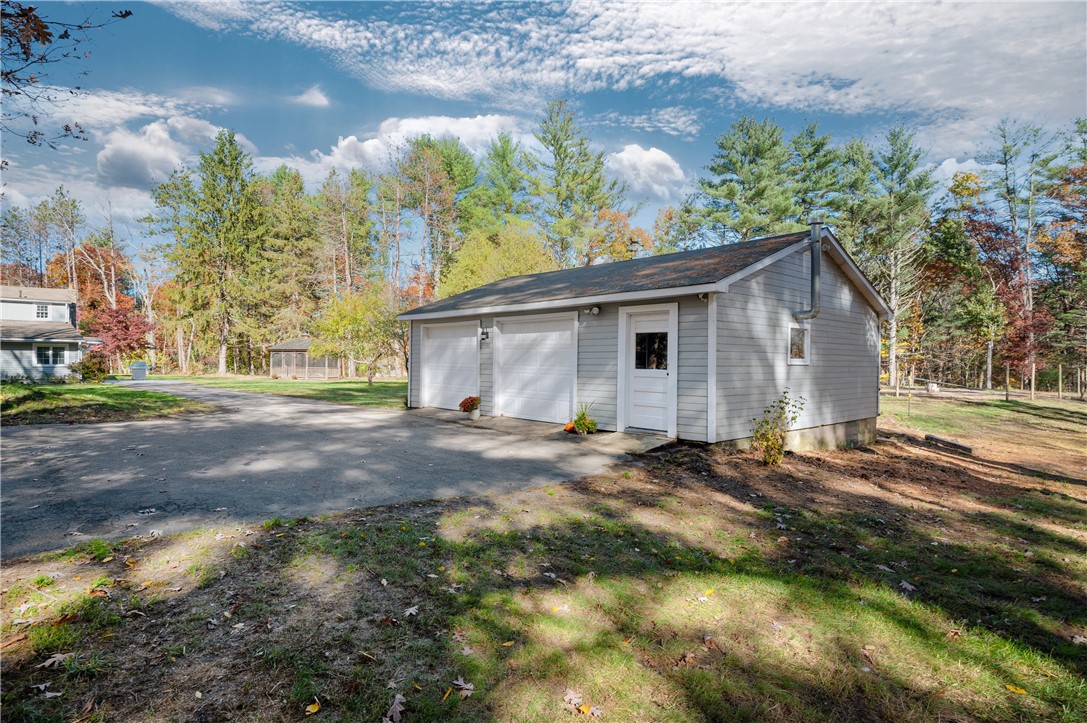 390 Hammet Road Coventry, RI 02816 - Photo 8 of 49