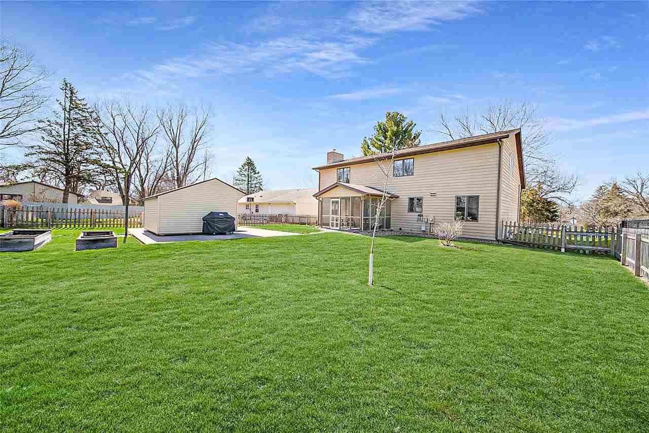609 Holiday Road Coralville, IA 52241 - Photo 31 of 35 Gallery Image 31