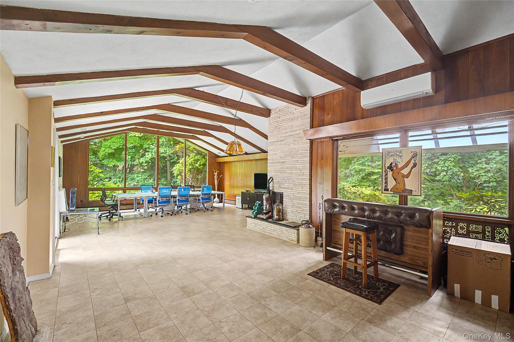 10 Hempton Road Great Neck, NY 11020 - Photo 11 of 19 Gallery Image 11