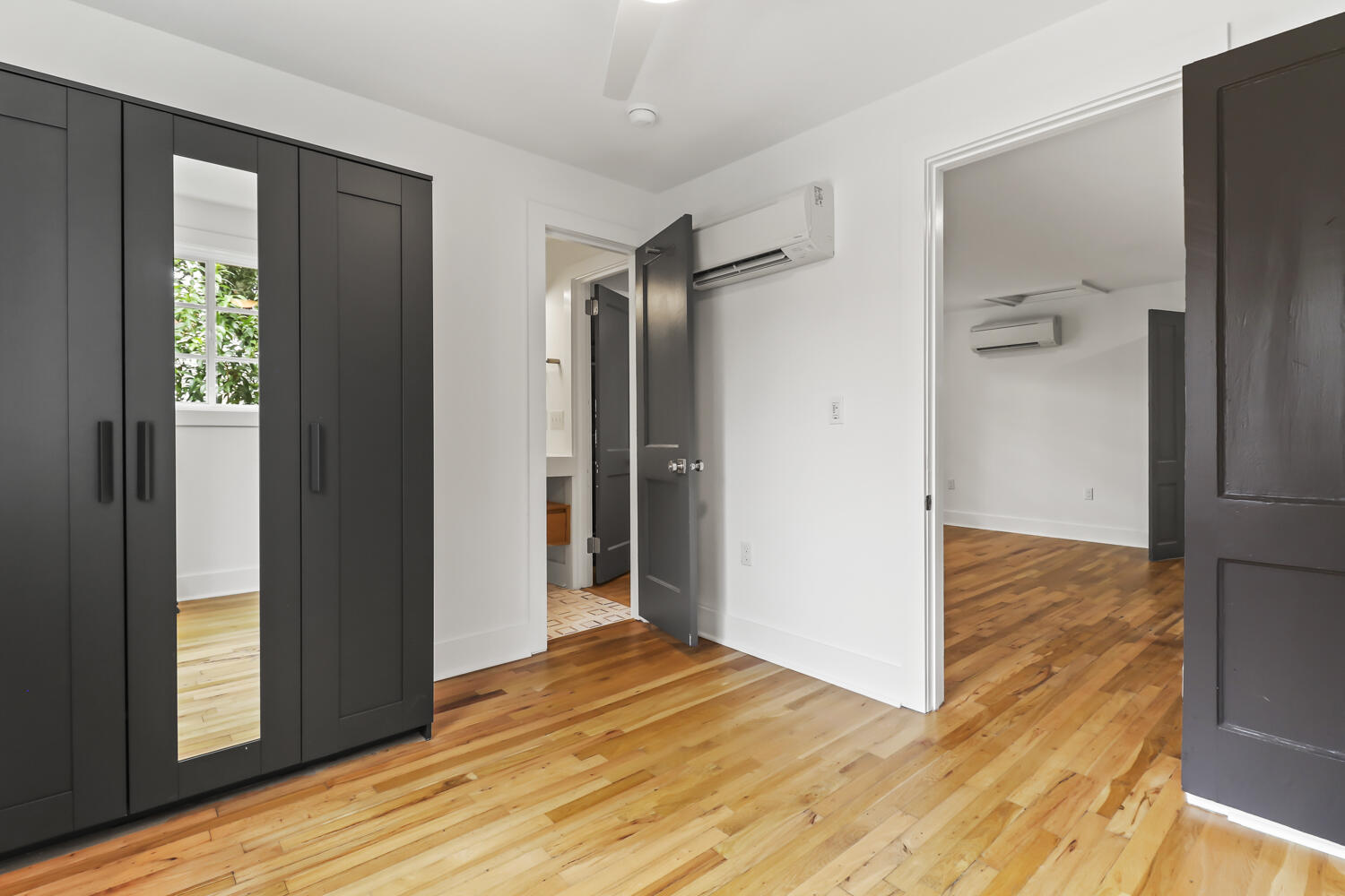 19 Smith Street, Unit F Charleston, SC 29401 - Photo 18 of 20 19 Smith Street, D, Charleston 29401-17