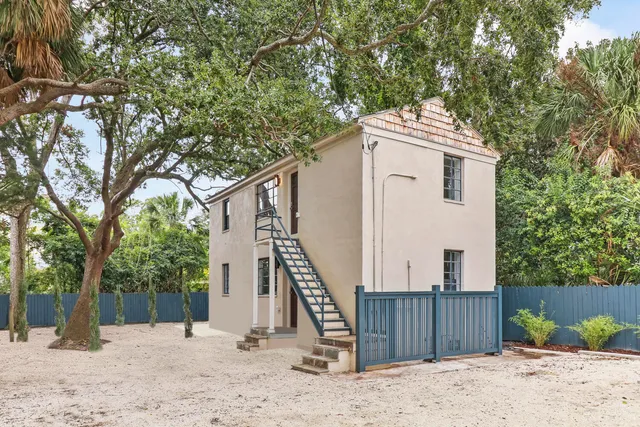 $2,500 | 19 Smith Street, Unit F, Charleston, SC 29401