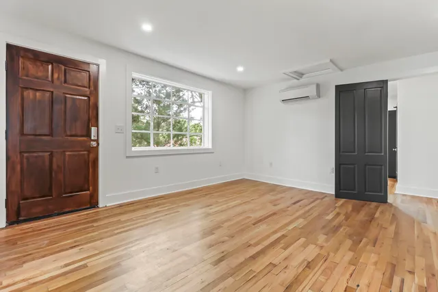 $2,500 | 19 Smith Street, Unit F, Charleston, SC 29401