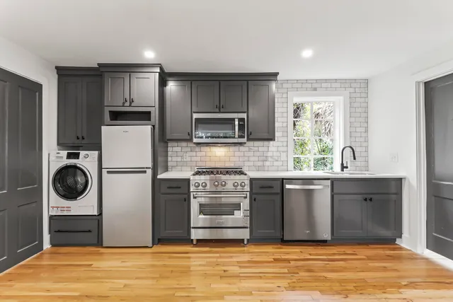 $2,500 | 19 Smith Street, Unit F, Charleston, SC 29401