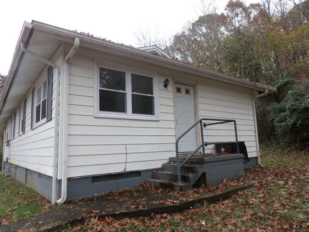 119 Bethune Circle Oak Ridge, TN 37830 - Photo 2 of 6 SAM_0002