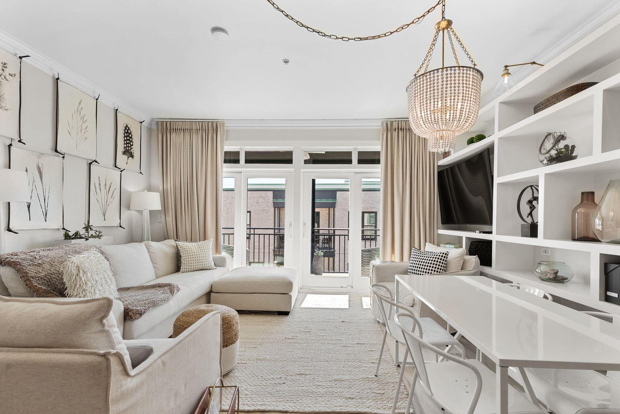 21 George Street, Unit 407 Charleston, SC 29401 - Photo 12 of 34 21georgeunit407-keeneyemarketing-013