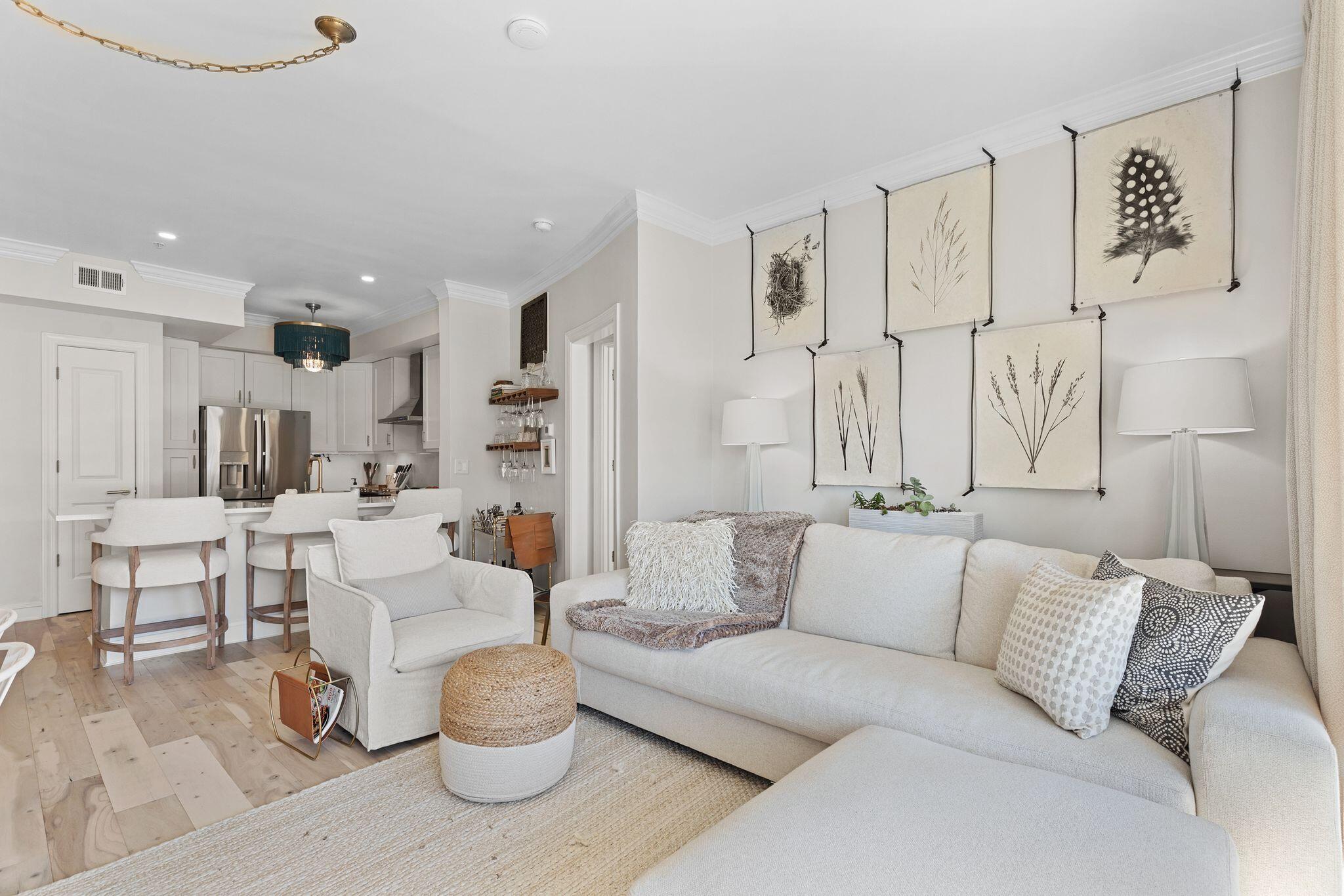 21 George Street, Unit 407 Charleston, SC 29401 - Photo 13 of 34 21georgeunit407-keeneyemarketing-014