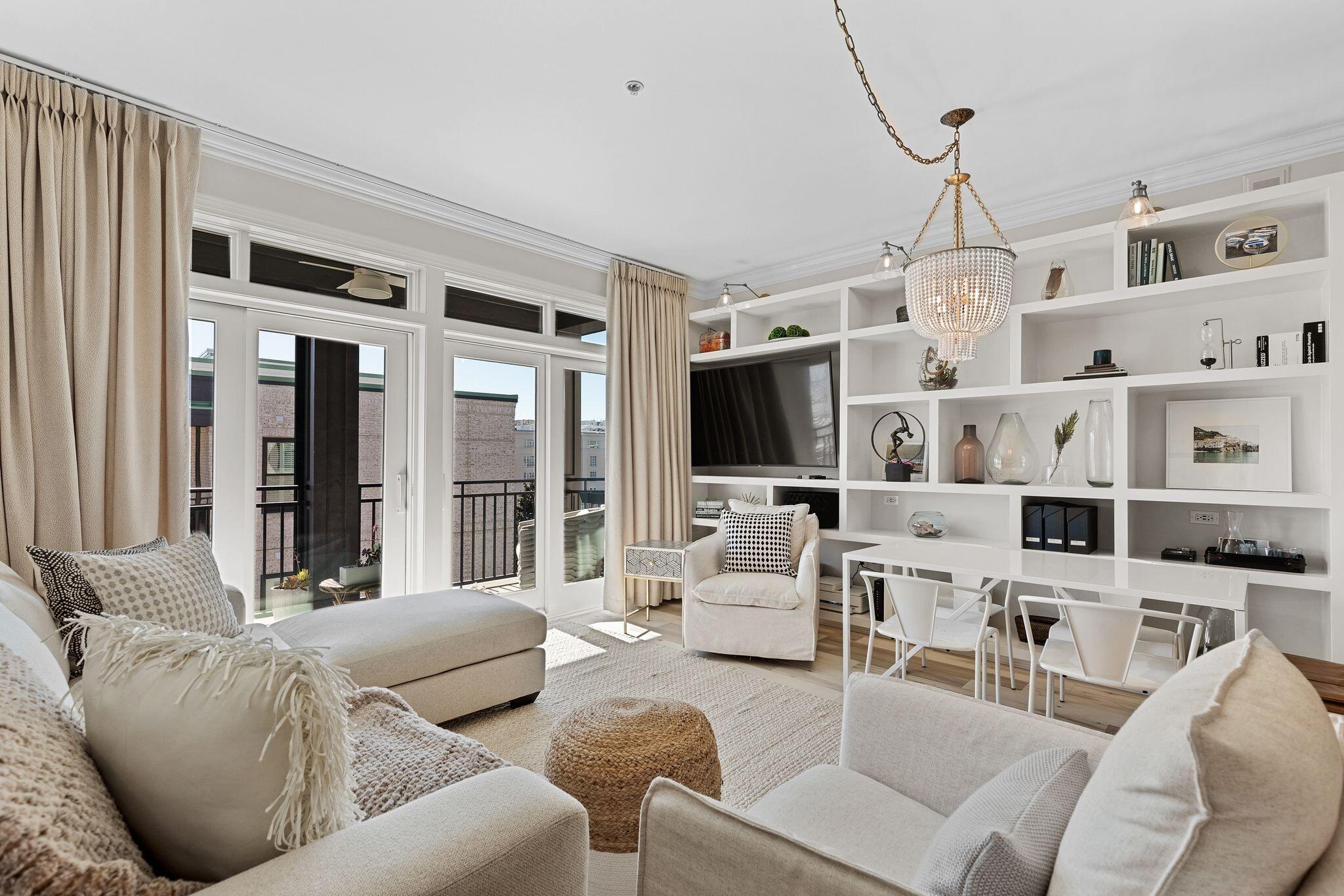 21 George Street, Unit 407 Charleston, SC 29401 - Photo 14 of 34 21georgeunit407-keeneyemarketing-015