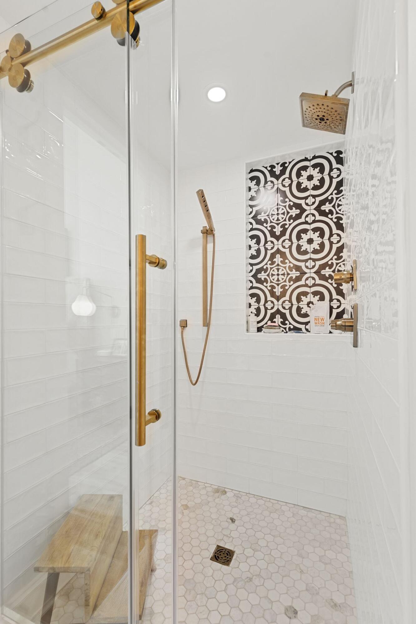 21 George Street, Unit 407 Charleston, SC 29401 - Photo 20 of 34 21georgeunit407-keeneyemarketing-022