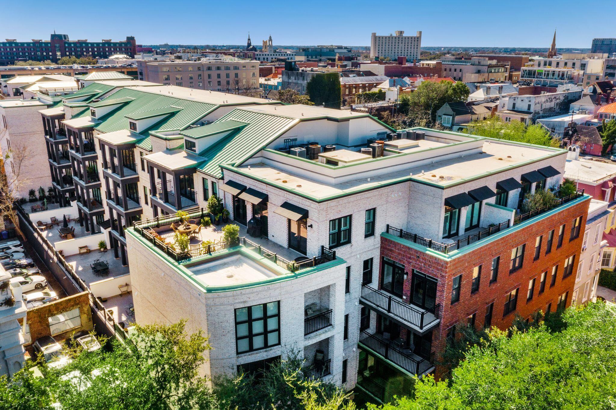 21 George Street, Unit 407 Charleston, SC 29401 - Photo 2 of 34 21georgeunit407-keeneyemarketing-002