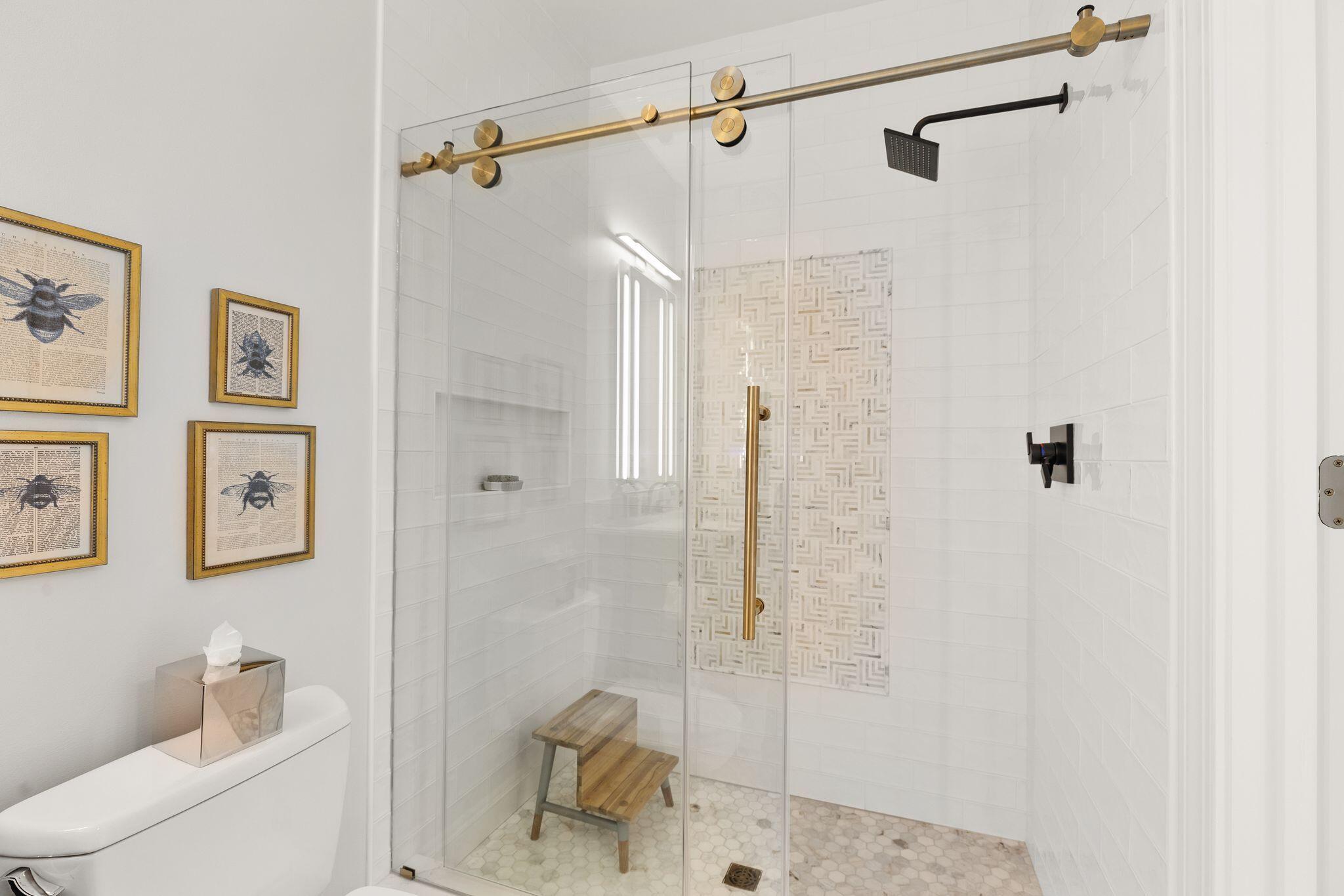 21 George Street, Unit 407 Charleston, SC 29401 - Photo 26 of 34 21georgeunit407-keeneyemarketing-029