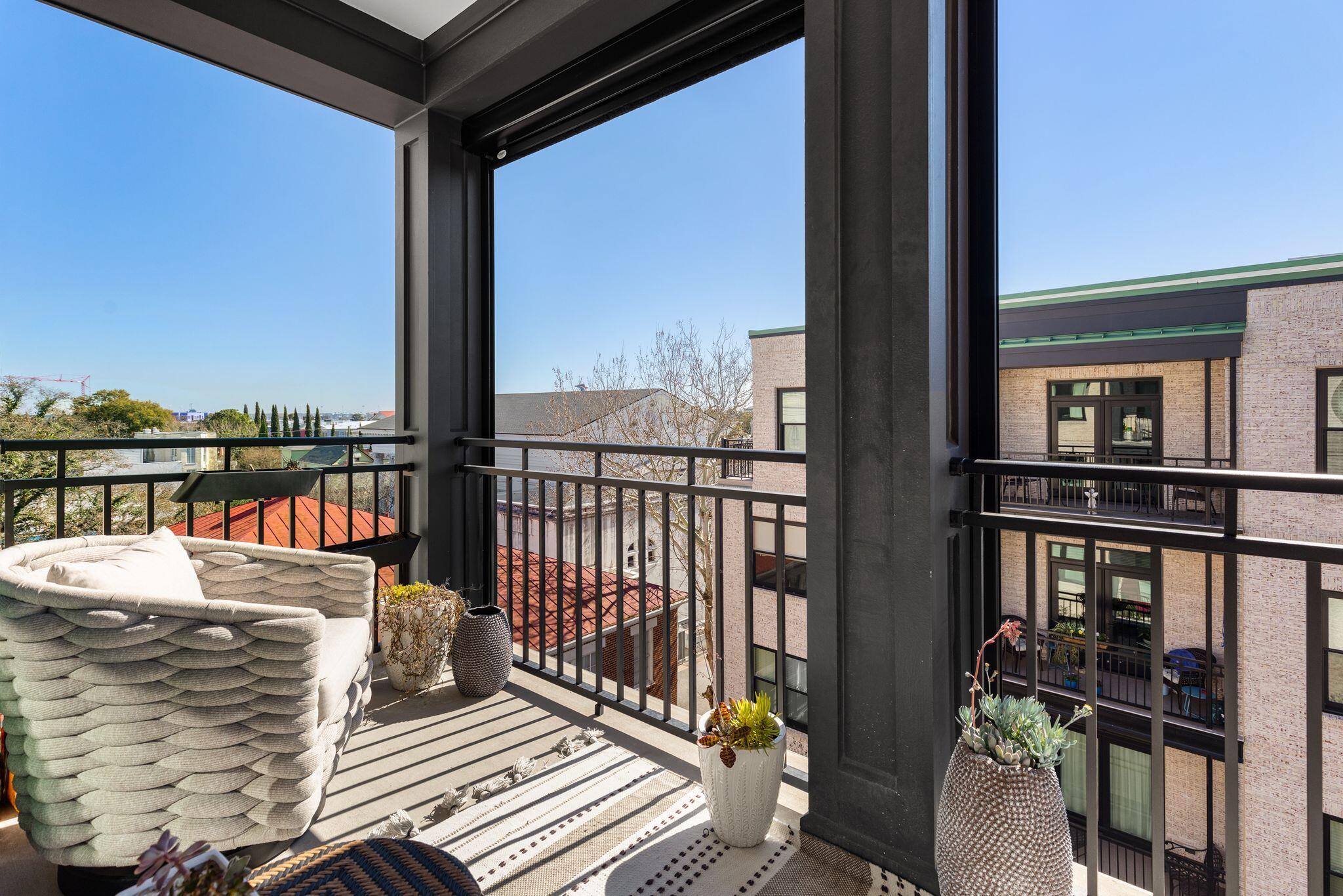 21 George Street, Unit 407 Charleston, SC 29401 - Photo 28 of 34 21georgeunit407-keeneyemarketing-031