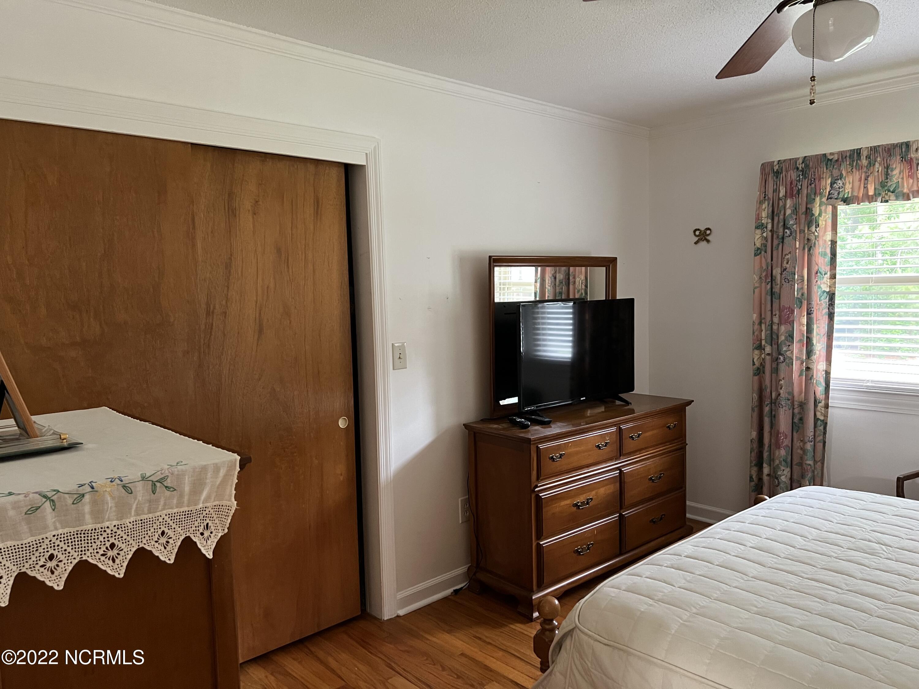 402 Pineview Road Clinton, NC 28328 - Photo 17 of 31 Bedroom 2