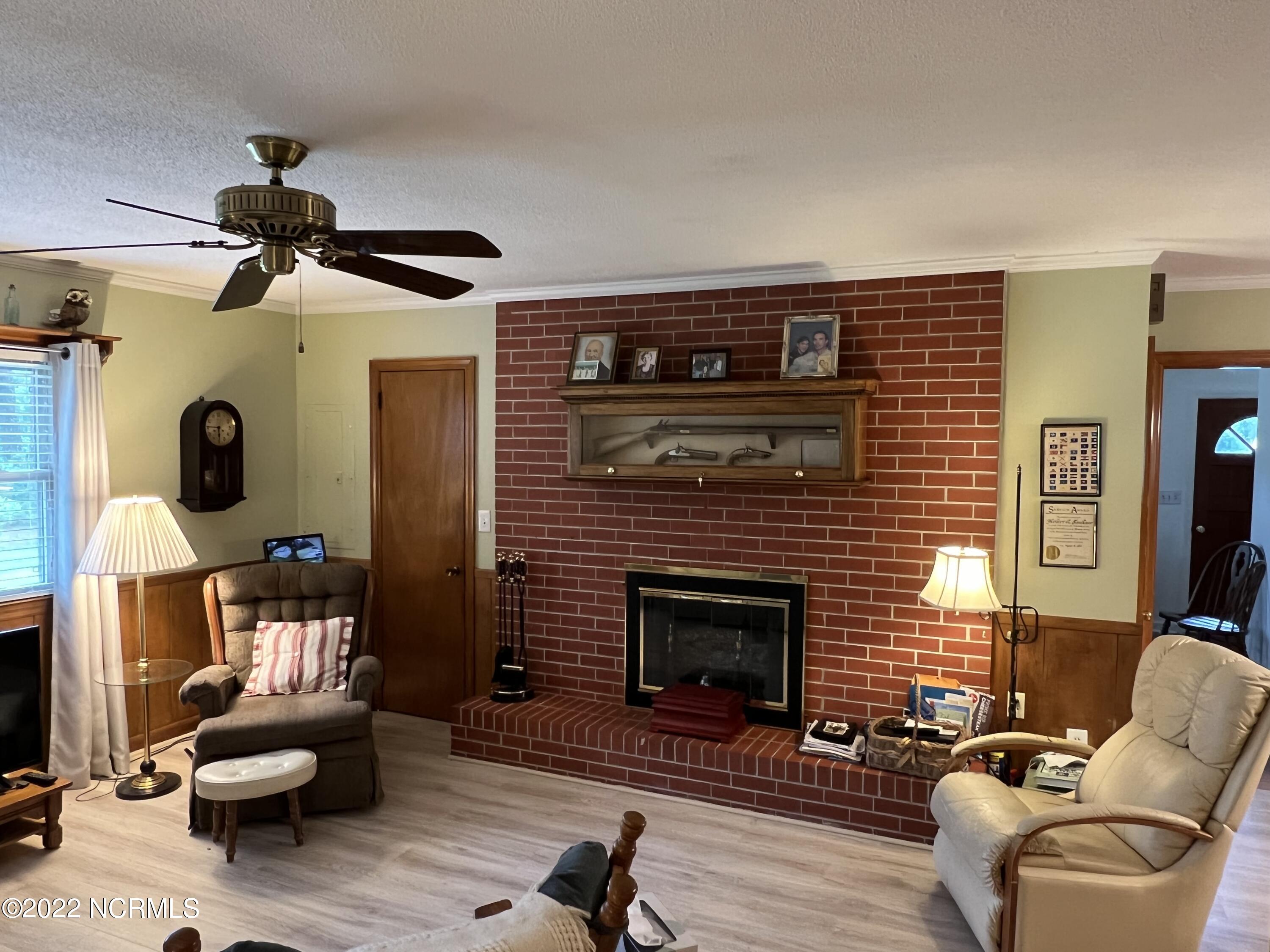 402 Pineview Road Clinton, NC 28328 - Photo 31 of 31 Den