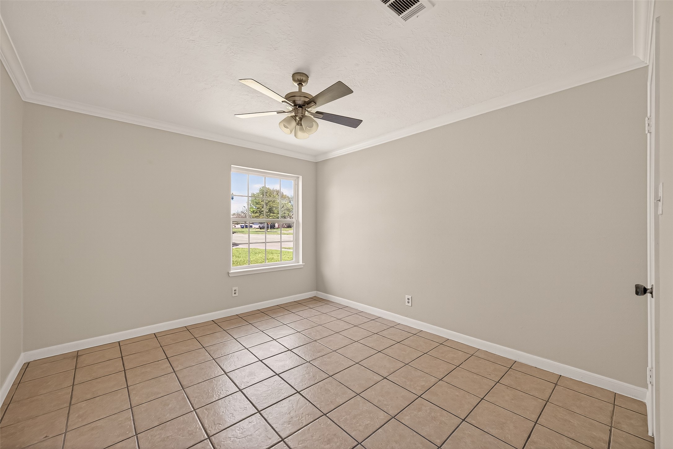 9503 Turtle Log Trail Houston, TX 77064 - Photo 28 of 41 a view of an empty room and window