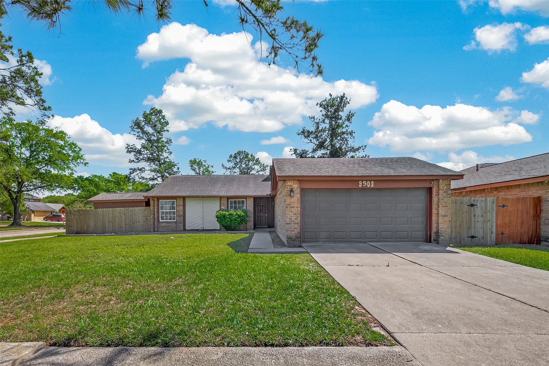 9503 Turtle Log Trail Houston, TX 77064 - Photo 3 of 41 a front view of house with yard