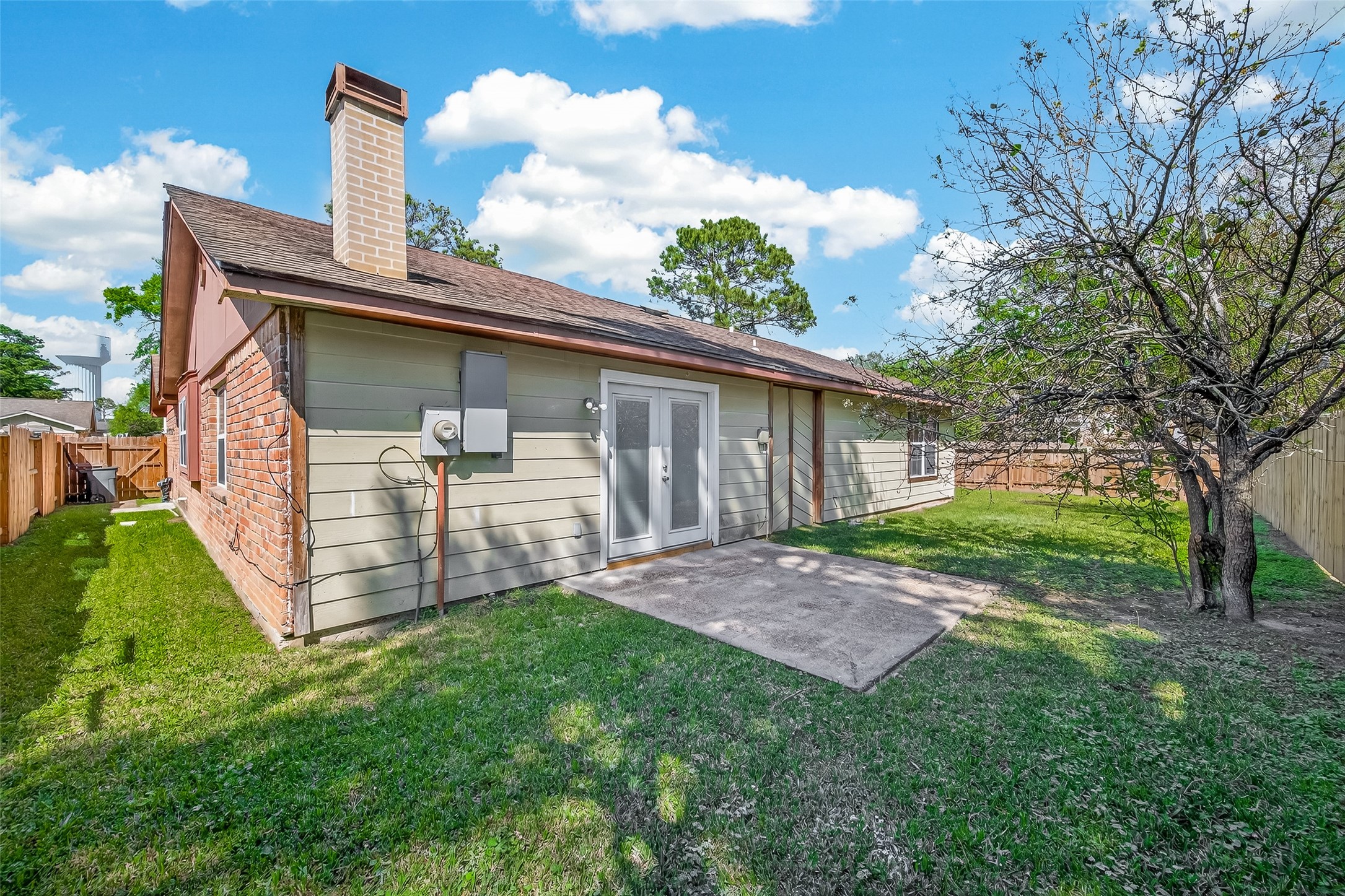 9503 Turtle Log Trail Houston, TX 77064 - Photo 38 of 41 a front view of a house with garden