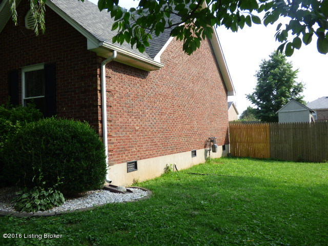 1405 Flatlick Road Mount Washington, KY 40047 - Photo 3 of 22 004