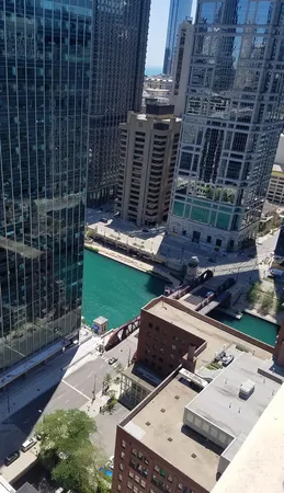 $5,200 | 345 North LaSalle Drive, Unit 3902, Chicago, IL 60654