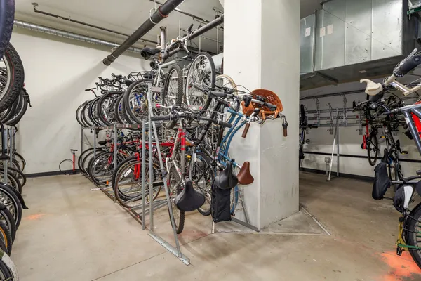 $5,200 | 345 North LaSalle Drive, Unit 3902, Chicago, IL 60654