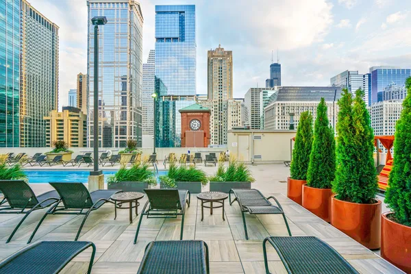 $5,200 | 345 North LaSalle Drive, Unit 3902, Chicago, IL 60654