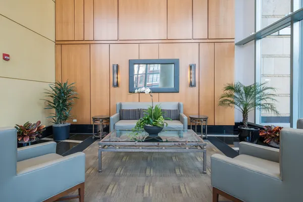 $5,200 | 345 North LaSalle Drive, Unit 3902, Chicago, IL 60654