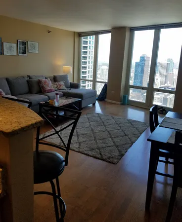 $5,200 | 345 North LaSalle Drive, Unit 3902, Chicago, IL 60654