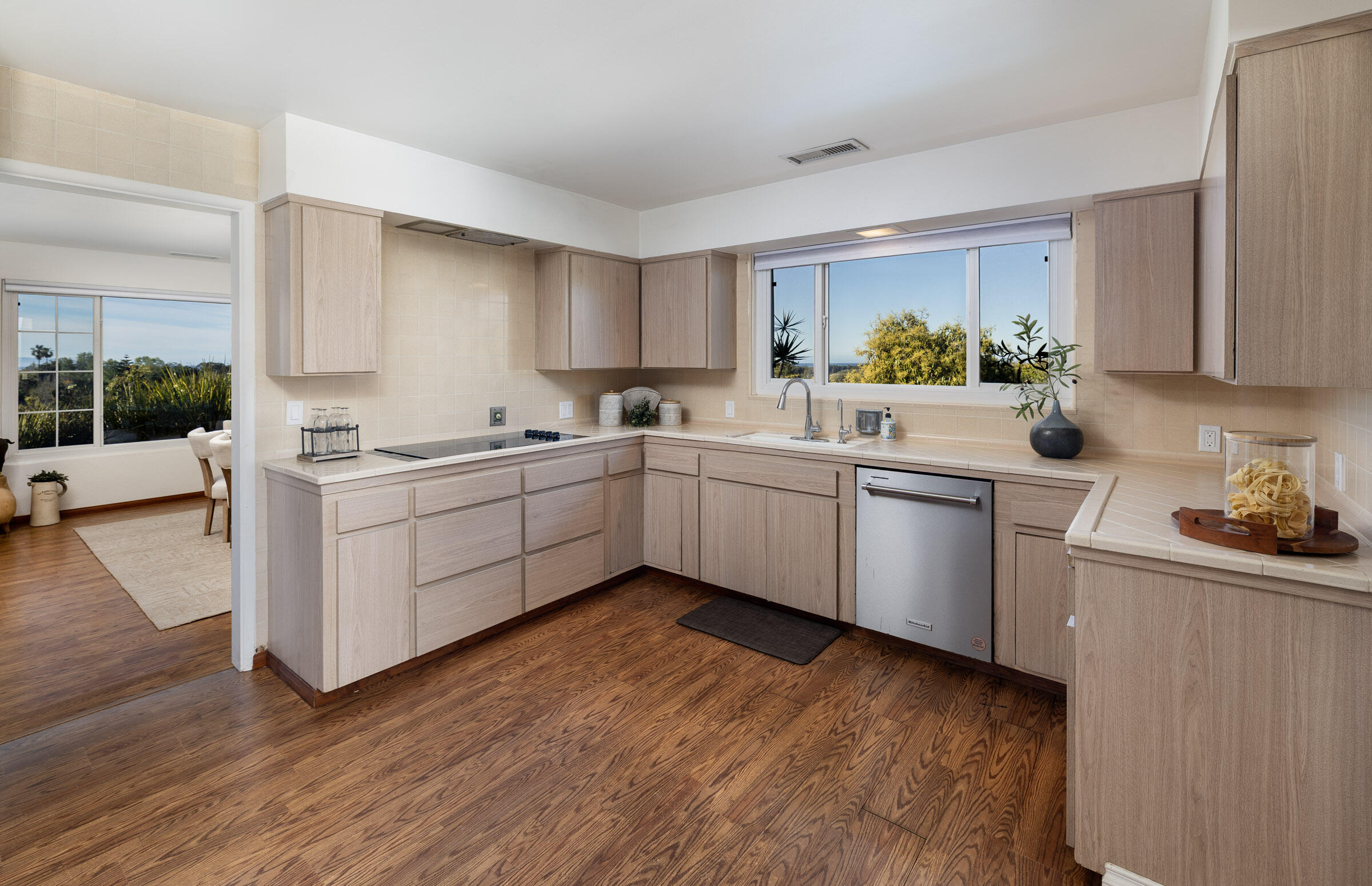 200 Ellwood Ridge Road Goleta, CA 93117 - Photo 13 of 57 Ocean View Kitchen