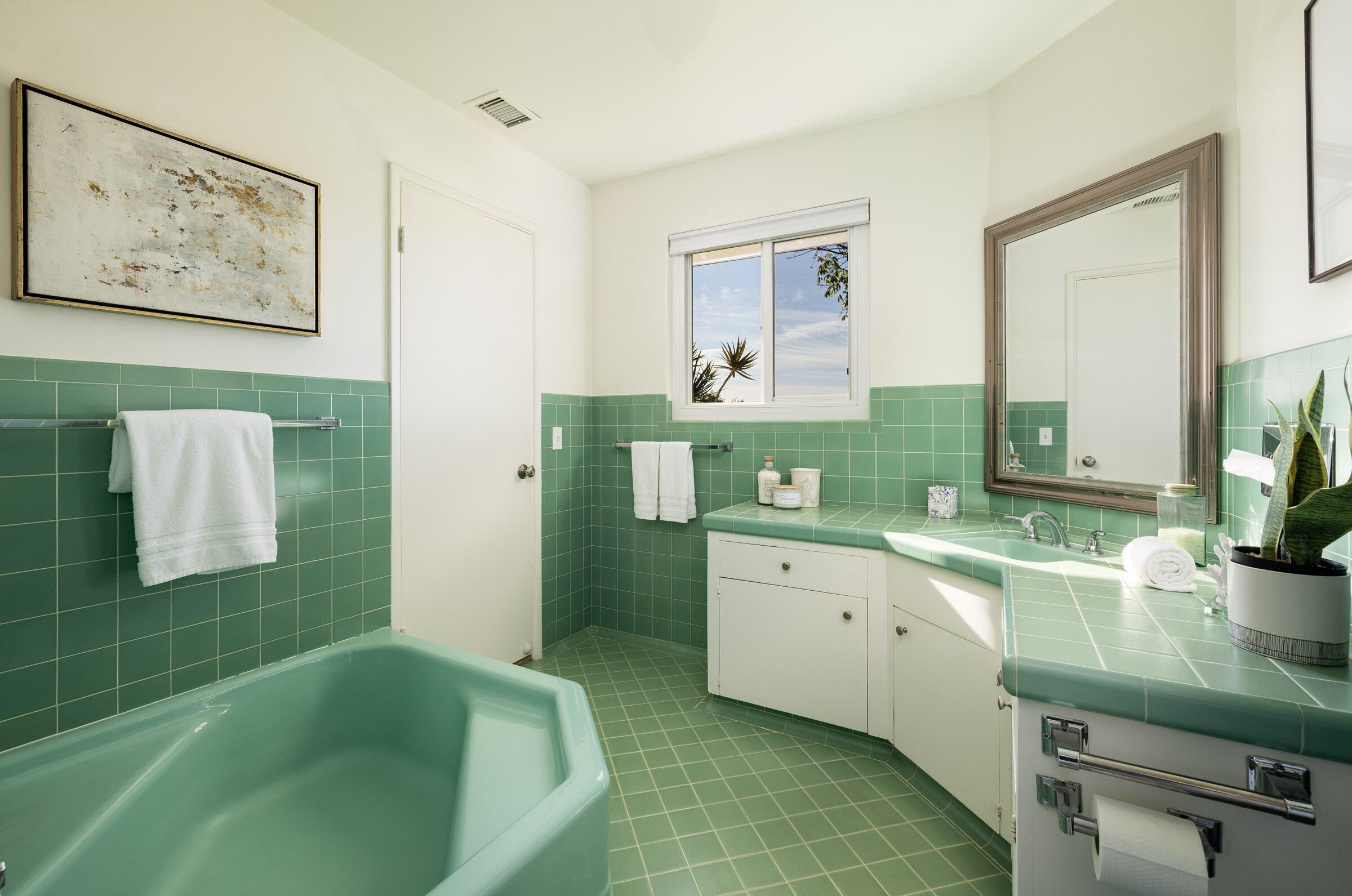 200 Ellwood Ridge Road Goleta, CA 93117 - Photo 20 of 57 Shared Bath