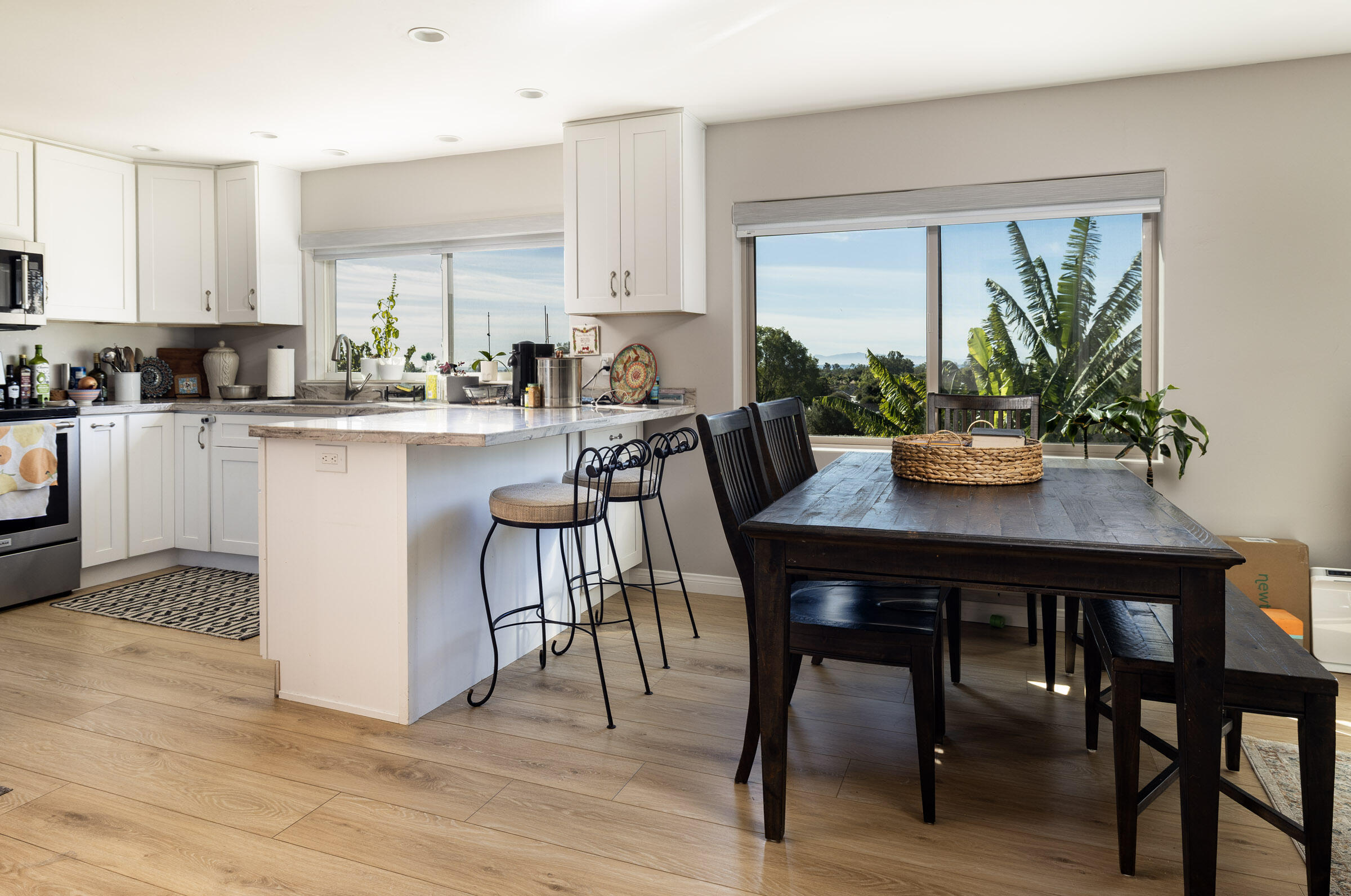 200 Ellwood Ridge Road Goleta, CA 93117 - Photo 32 of 57 Upstairs Guest Apartment Dining/Kitchen