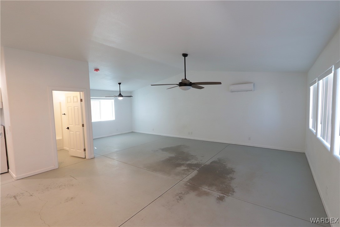 2042 Jamie Road Fort Mohave, AZ 86426 - Photo 3 of 20 Living Room