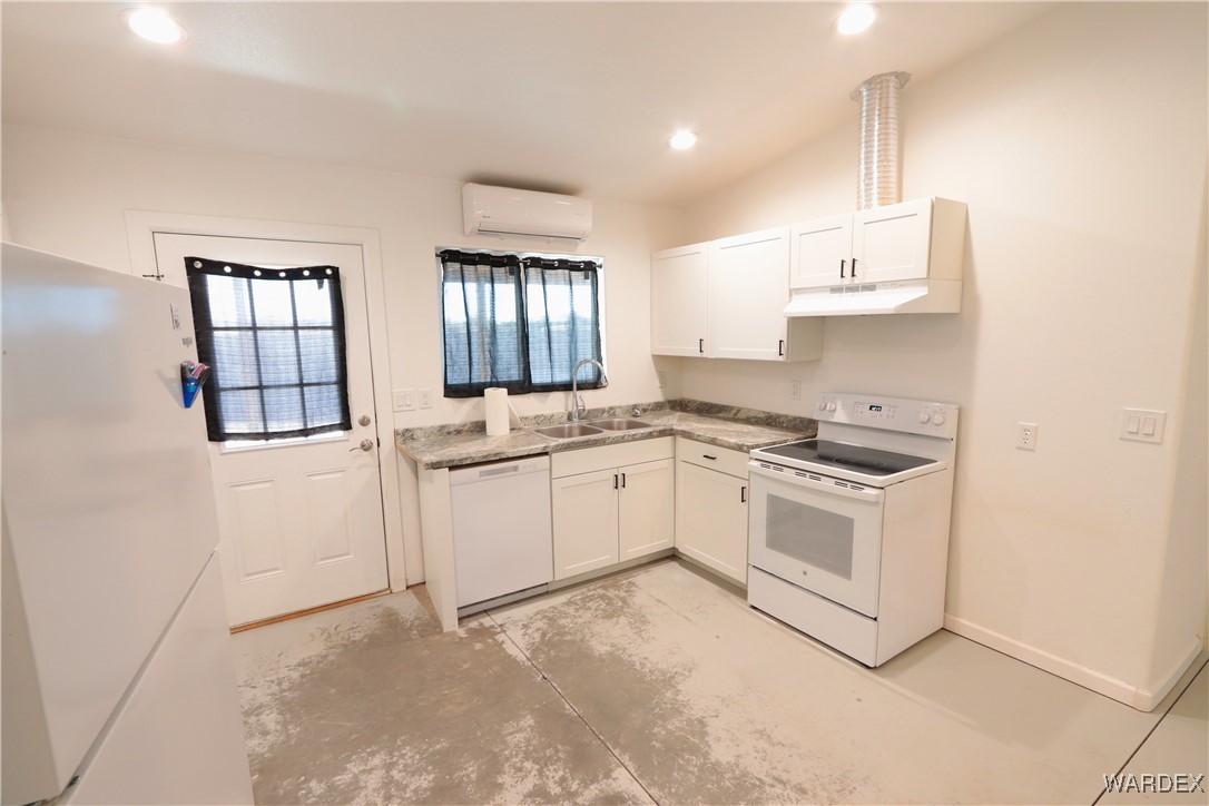 2042 Jamie Road Fort Mohave, AZ 86426 - Photo 8 of 20 Kitchen