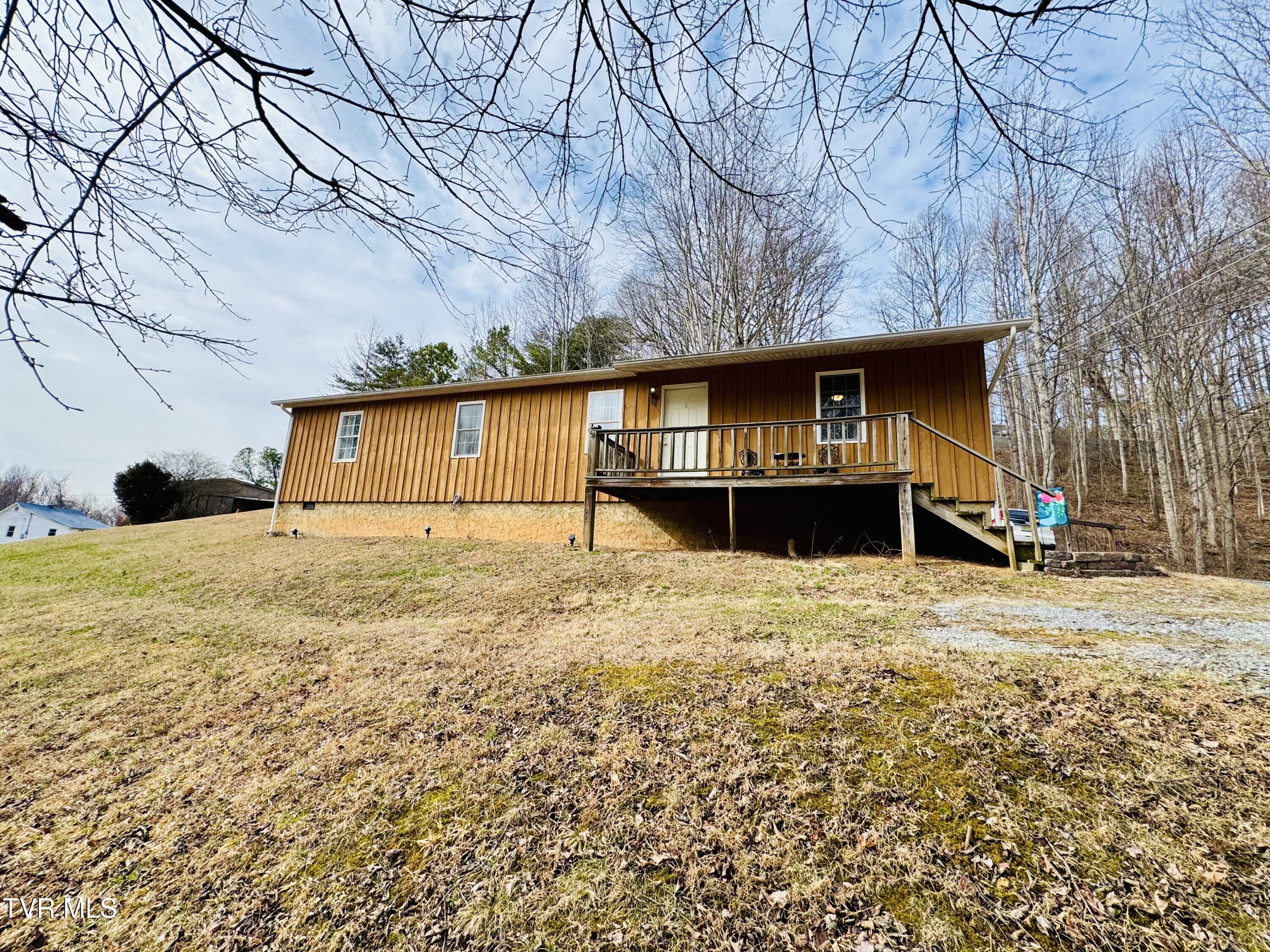 474 Long Hollow Road Elizabethton, TN 37643 - Photo 1 of 40 IMG_9124