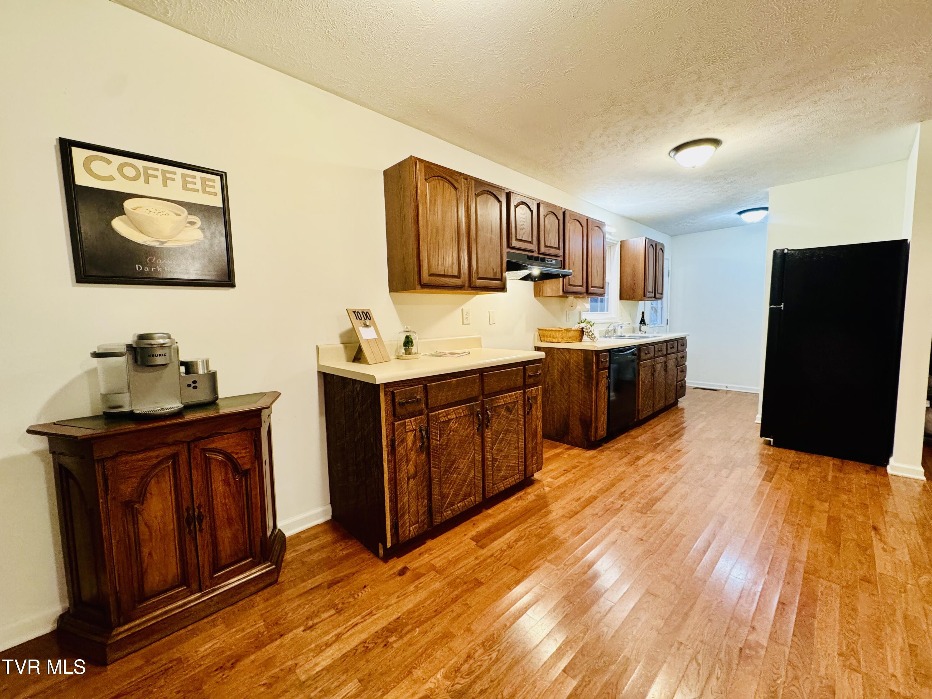 474 Long Hollow Road Elizabethton, TN 37643 - Photo 17 of 40 IMG_9088