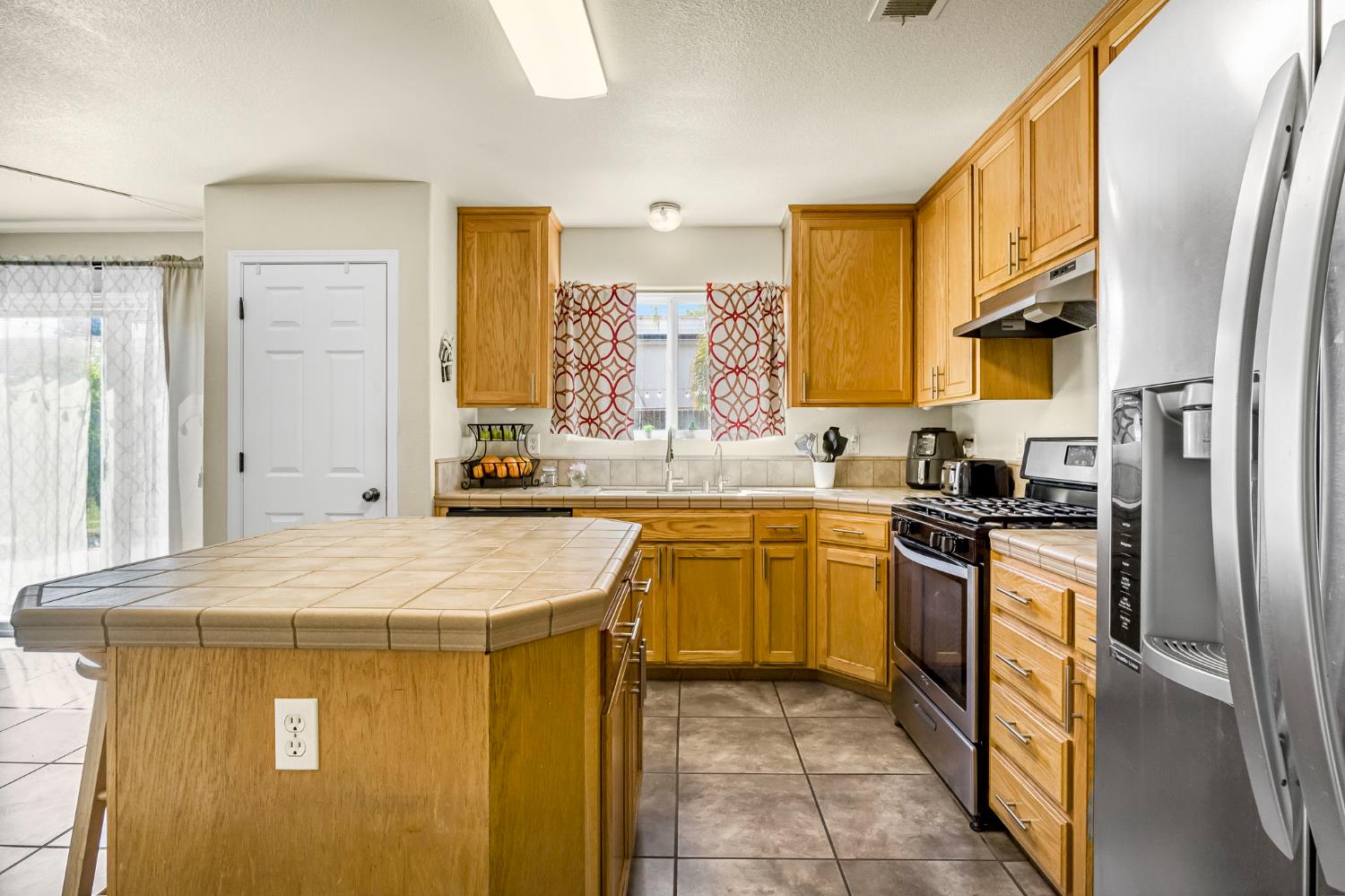 1050 Monterey Street Madera, CA 93637 - Photo 16 of 43