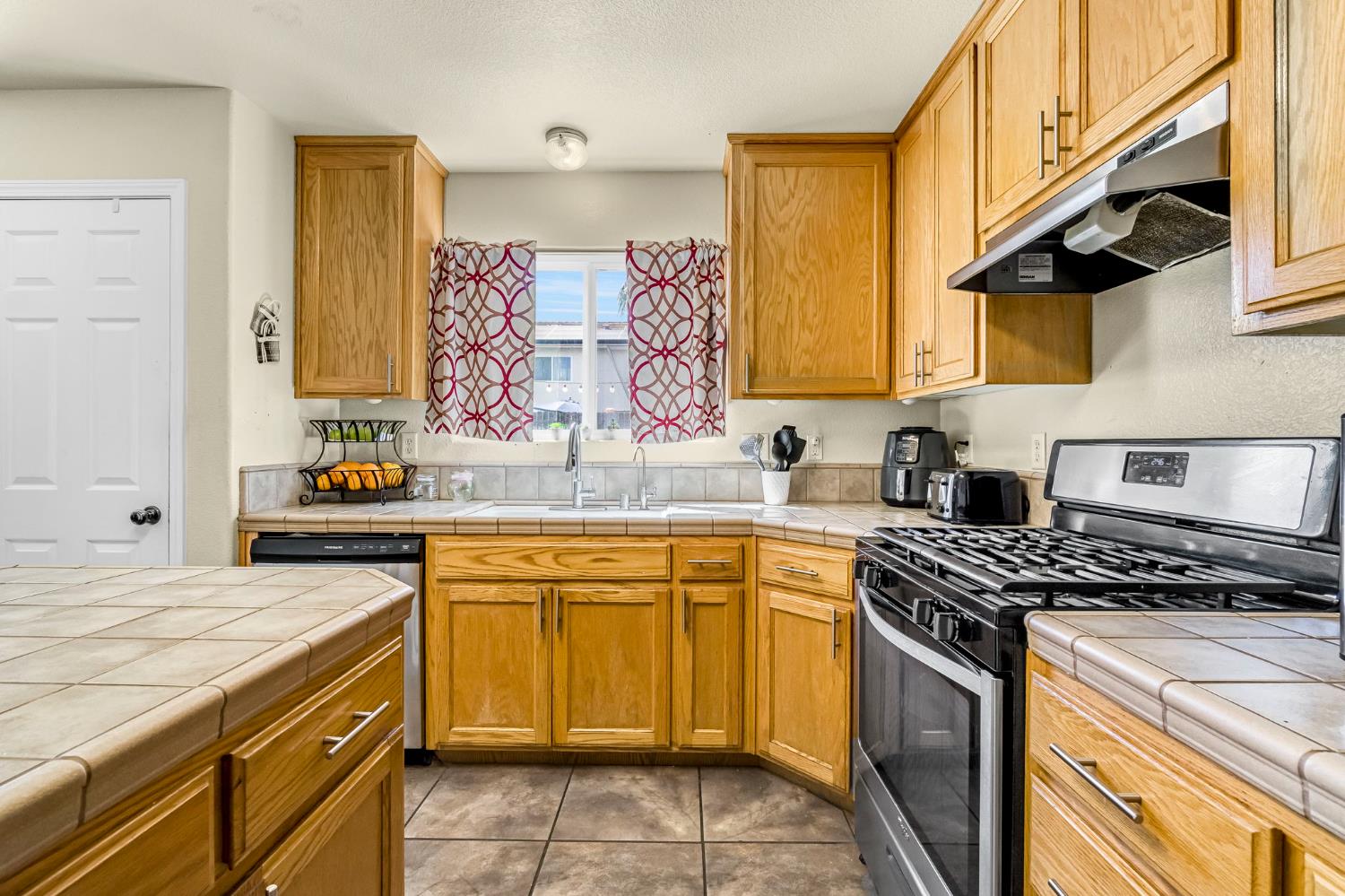 1050 Monterey Street Madera, CA 93637 - Photo 17 of 43