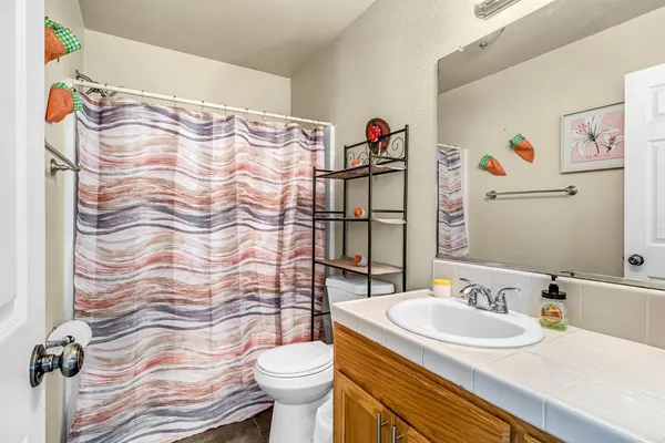 $459,900 | 1050 Monterey Street, Madera, CA 93637