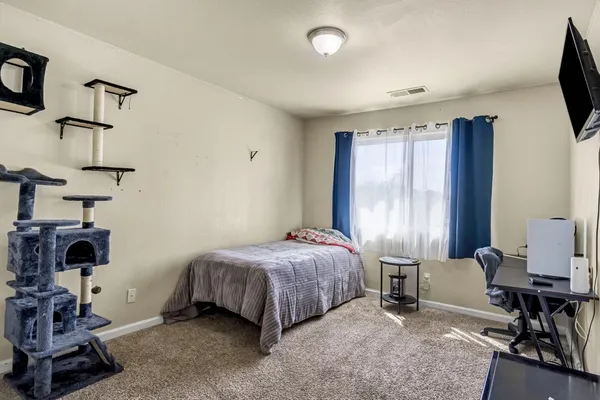 $459,900 | 1050 Monterey Street, Madera, CA 93637