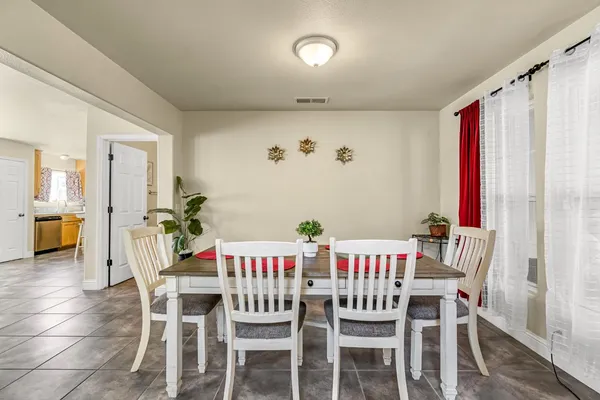 $459,900 | 1050 Monterey Street, Madera, CA 93637