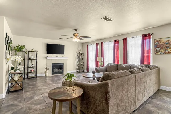 $459,900 | 1050 Monterey Street, Madera, CA 93637